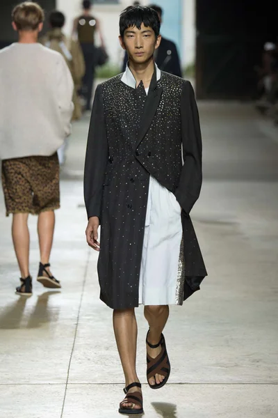Look 42